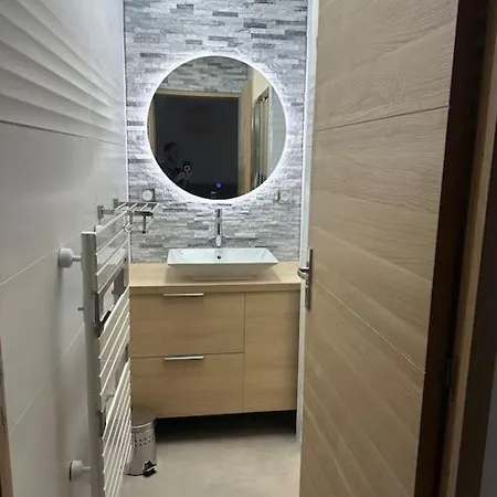 Magnifique T2 Neuf Charme Et Elegance Apartment Meyzieu
